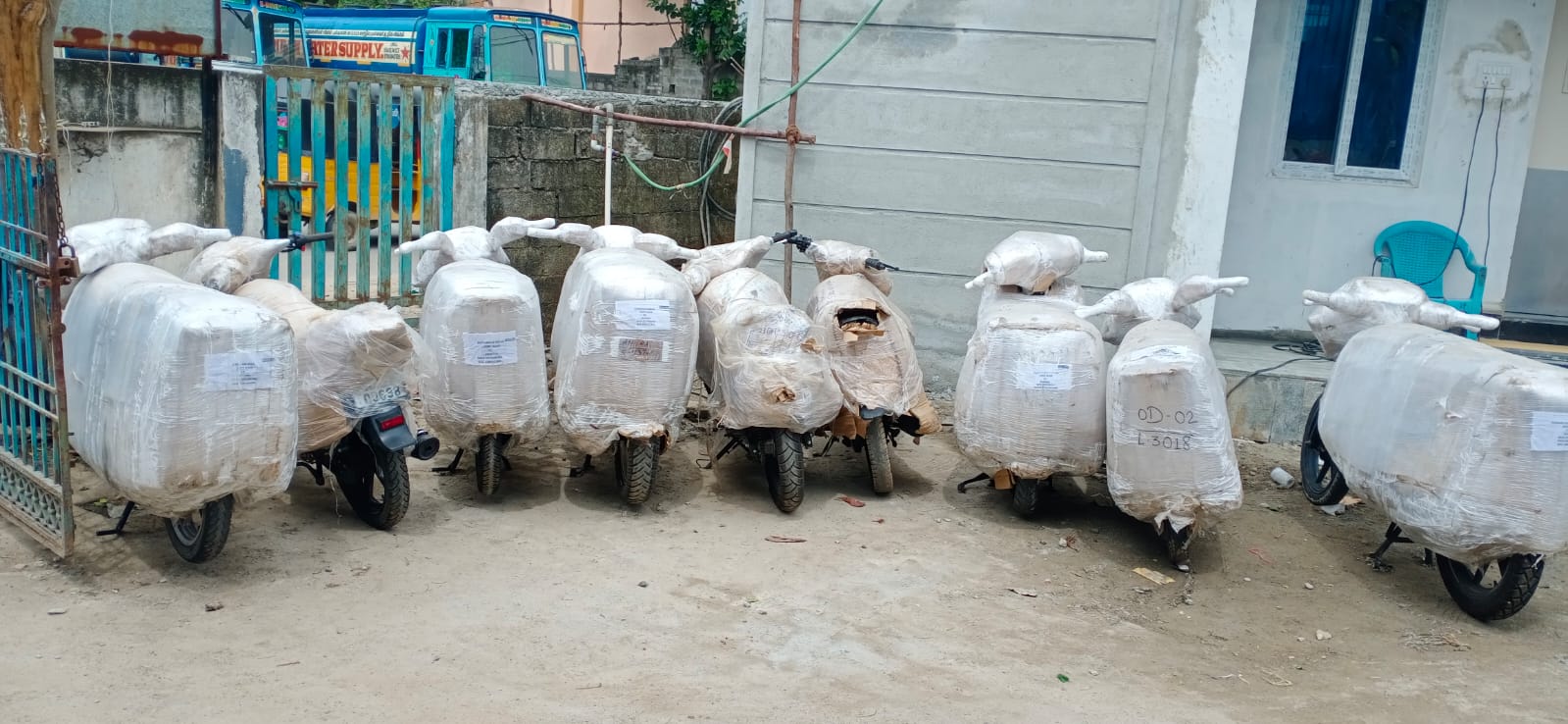 <br />
<b>Notice</b>:  Undefined variable: FetchPage in <b>/home/movingsolutions/public_html/company/home.php</b> on line <b>428</b><br />
<br />
<b>Notice</b>:  Trying to access array offset on value of type null in <b>/home/movingsolutions/public_html/company/home.php</b> on line <b>428</b><br />
 Slider