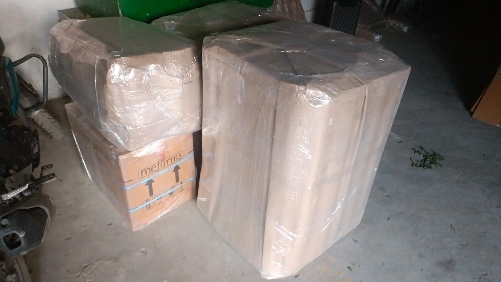 <br />
<b>Notice</b>:  Undefined variable: FetchPage in <b>/home/movingsolutions/public_html/company/home.php</b> on line <b>428</b><br />
<br />
<b>Notice</b>:  Trying to access array offset on value of type null in <b>/home/movingsolutions/public_html/company/home.php</b> on line <b>428</b><br />
 Slider