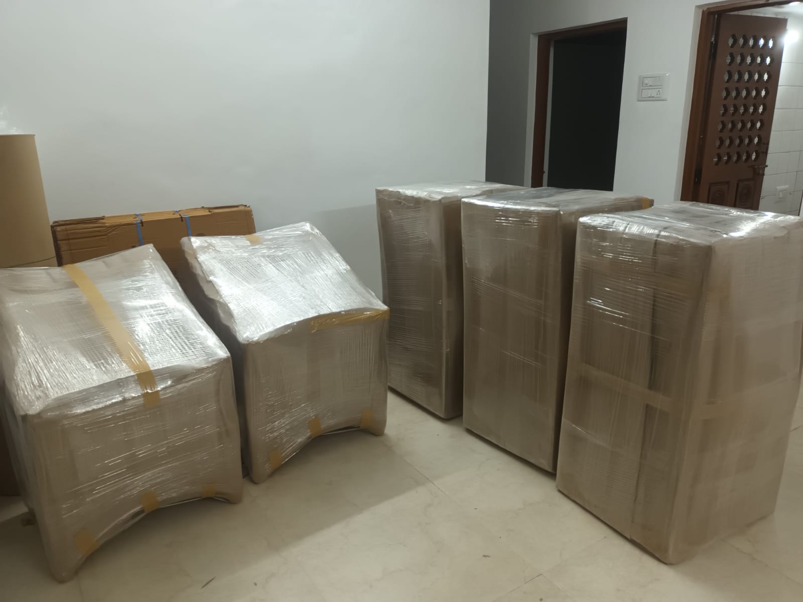 <br />
<b>Notice</b>:  Undefined variable: FetchPage in <b>/home/movingsolutions/public_html/company/home.php</b> on line <b>428</b><br />
<br />
<b>Notice</b>:  Trying to access array offset on value of type null in <b>/home/movingsolutions/public_html/company/home.php</b> on line <b>428</b><br />
 Slider