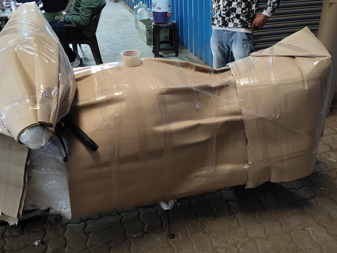 <br />
<b>Notice</b>:  Undefined variable: FetchPage in <b>/home/movingsolutions/public_html/company/home.php</b> on line <b>428</b><br />
<br />
<b>Notice</b>:  Trying to access array offset on value of type null in <b>/home/movingsolutions/public_html/company/home.php</b> on line <b>428</b><br />
 Slider