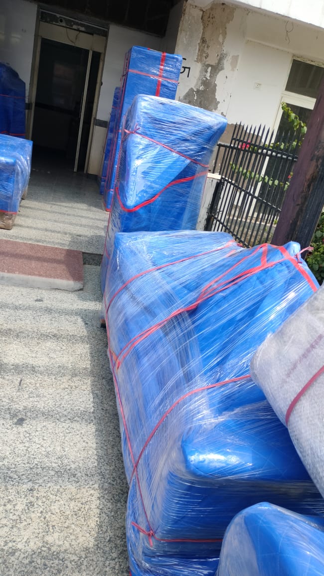 <br />
<b>Notice</b>:  Undefined variable: FetchPage in <b>/home/movingsolutions/public_html/company/home.php</b> on line <b>428</b><br />
<br />
<b>Notice</b>:  Trying to access array offset on value of type null in <b>/home/movingsolutions/public_html/company/home.php</b> on line <b>428</b><br />
 Slider