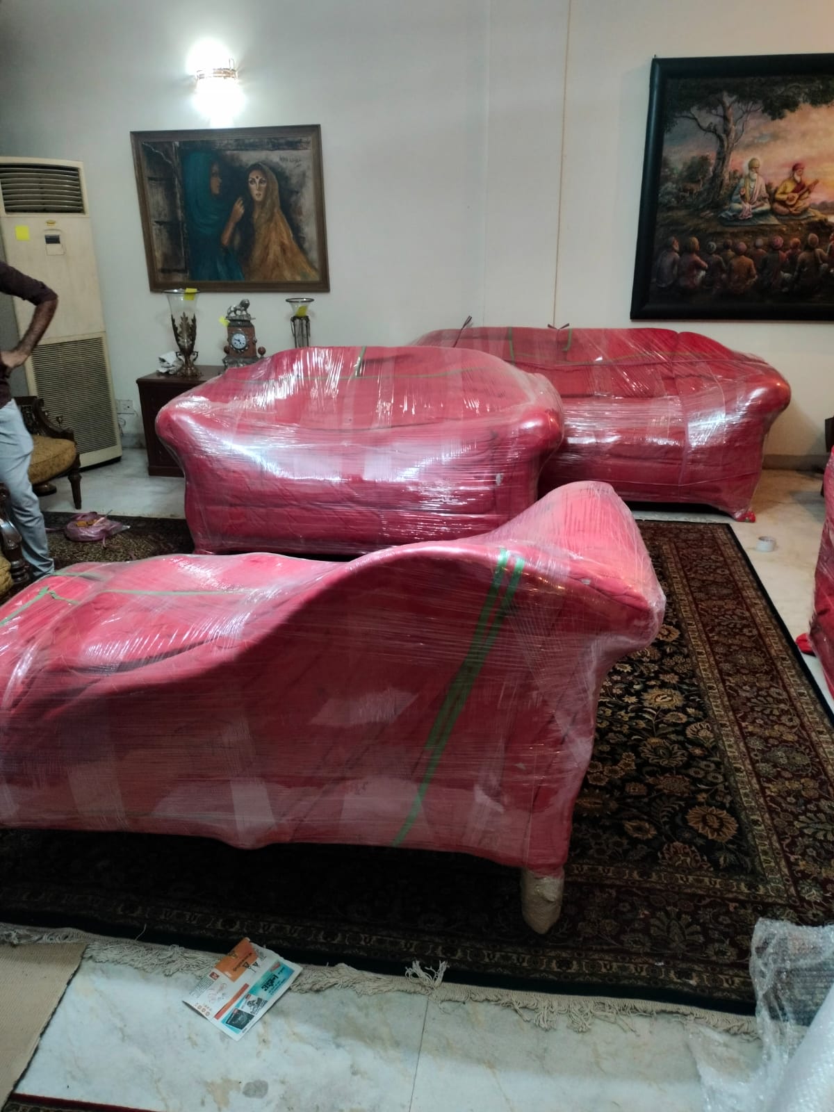 <br />
<b>Notice</b>:  Undefined variable: FetchPage in <b>/home/movingsolutions/public_html/company/home.php</b> on line <b>428</b><br />
<br />
<b>Notice</b>:  Trying to access array offset on value of type null in <b>/home/movingsolutions/public_html/company/home.php</b> on line <b>428</b><br />
 Slider