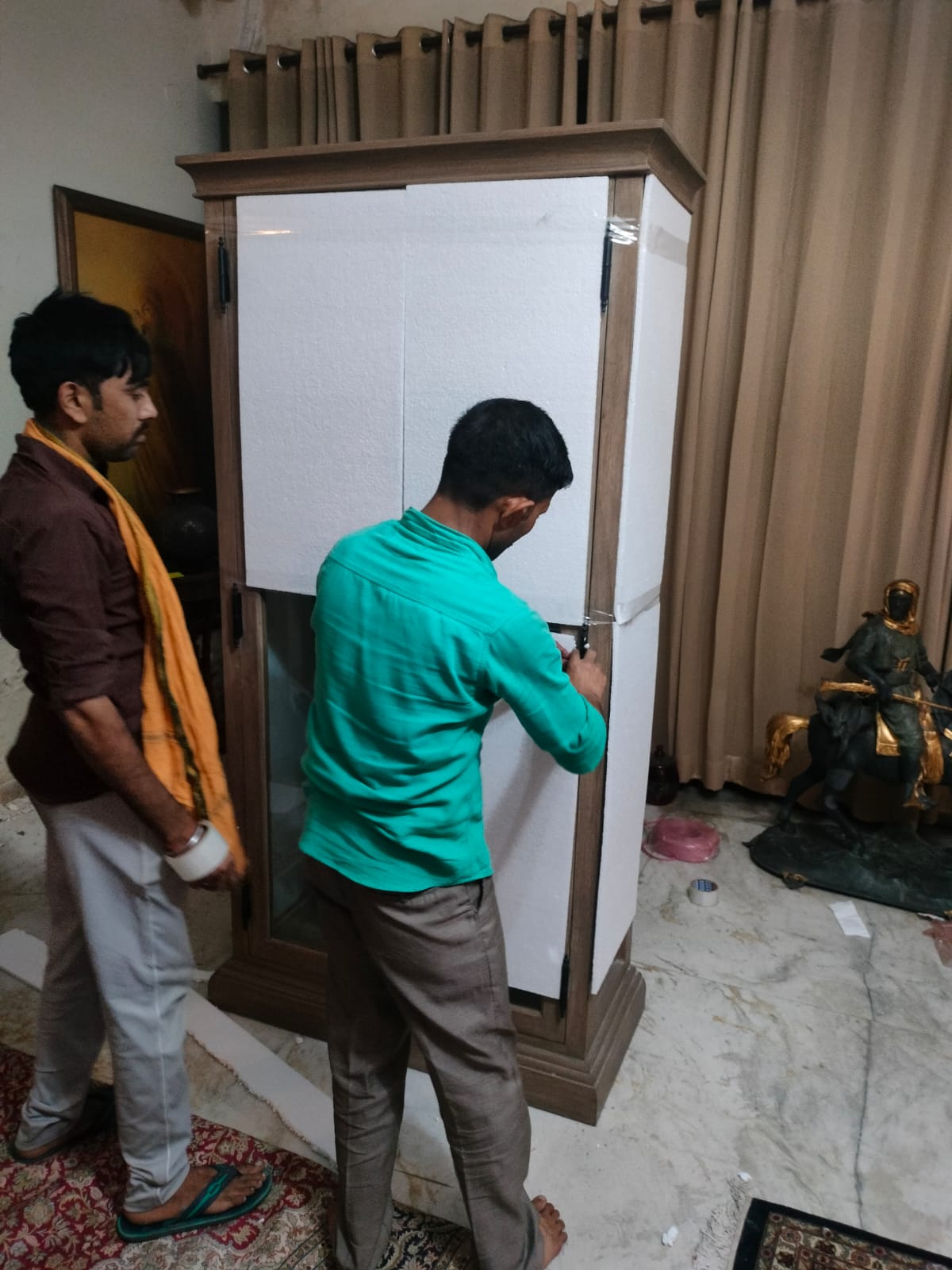 <br />
<b>Notice</b>:  Undefined variable: FetchPage in <b>/home/movingsolutions/public_html/company/home.php</b> on line <b>428</b><br />
<br />
<b>Notice</b>:  Trying to access array offset on value of type null in <b>/home/movingsolutions/public_html/company/home.php</b> on line <b>428</b><br />
 Slider