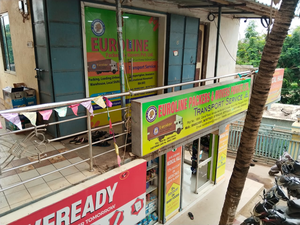 <br />
<b>Notice</b>:  Undefined variable: FetchPage in <b>/home/movingsolutions/public_html/company/home.php</b> on line <b>428</b><br />
<br />
<b>Notice</b>:  Trying to access array offset on value of type null in <b>/home/movingsolutions/public_html/company/home.php</b> on line <b>428</b><br />
 Slider