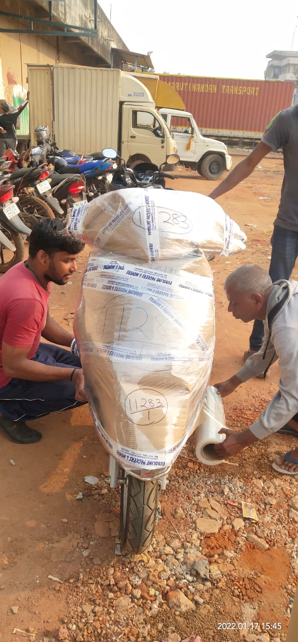 <br />
<b>Notice</b>:  Undefined variable: FetchPage in <b>/home/movingsolutions/public_html/company/home.php</b> on line <b>428</b><br />
<br />
<b>Notice</b>:  Trying to access array offset on value of type null in <b>/home/movingsolutions/public_html/company/home.php</b> on line <b>428</b><br />
 Slider