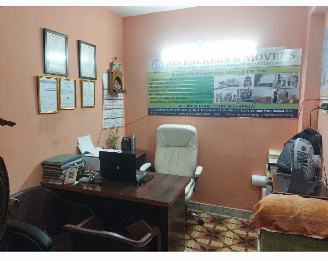 <br />
<b>Notice</b>:  Undefined variable: FetchPage in <b>/home/movingsolutions/public_html/company/home.php</b> on line <b>428</b><br />
<br />
<b>Notice</b>:  Trying to access array offset on value of type null in <b>/home/movingsolutions/public_html/company/home.php</b> on line <b>428</b><br />
 Slider