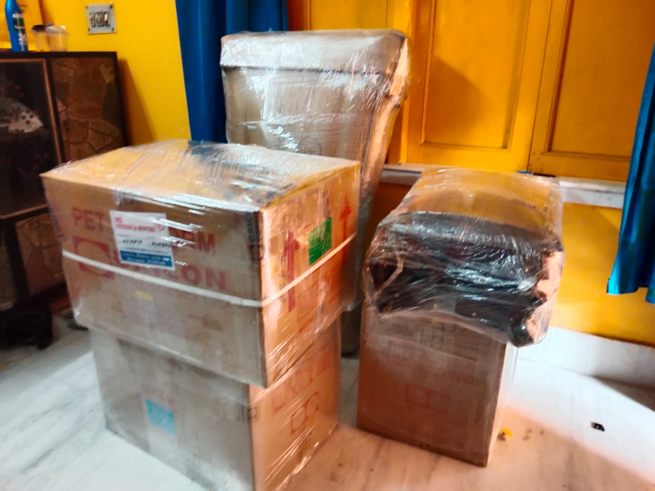 <br />
<b>Notice</b>:  Undefined variable: FetchPage in <b>/home/movingsolutions/public_html/company/home.php</b> on line <b>428</b><br />
<br />
<b>Notice</b>:  Trying to access array offset on value of type null in <b>/home/movingsolutions/public_html/company/home.php</b> on line <b>428</b><br />
 Slider