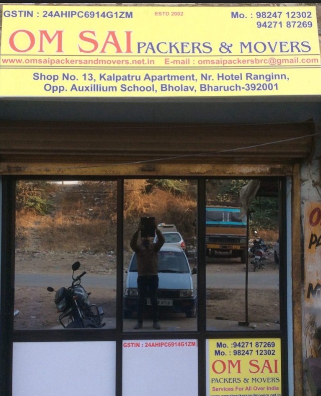 <br />
<b>Notice</b>:  Undefined variable: FetchPage in <b>/home/movingsolutions/public_html/company/home.php</b> on line <b>102</b><br />
<br />
<b>Notice</b>:  Trying to access array offset on value of type null in <b>/home/movingsolutions/public_html/company/home.php</b> on line <b>102</b><br />
 Banner