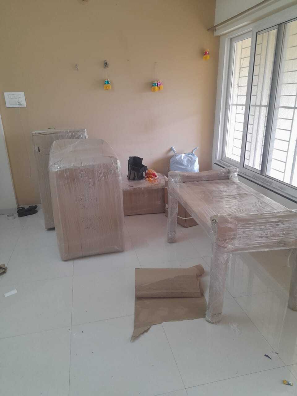 <br />
<b>Notice</b>:  Undefined variable: FetchPage in <b>/home/movingsolutions/public_html/company/home.php</b> on line <b>428</b><br />
<br />
<b>Notice</b>:  Trying to access array offset on value of type null in <b>/home/movingsolutions/public_html/company/home.php</b> on line <b>428</b><br />
 Slider