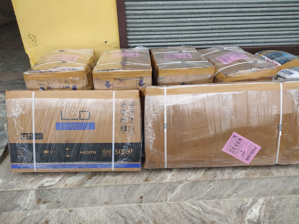 <br />
<b>Notice</b>:  Undefined variable: FetchPage in <b>/home/movingsolutions/public_html/company/home.php</b> on line <b>428</b><br />
<br />
<b>Notice</b>:  Trying to access array offset on value of type null in <b>/home/movingsolutions/public_html/company/home.php</b> on line <b>428</b><br />
 Slider