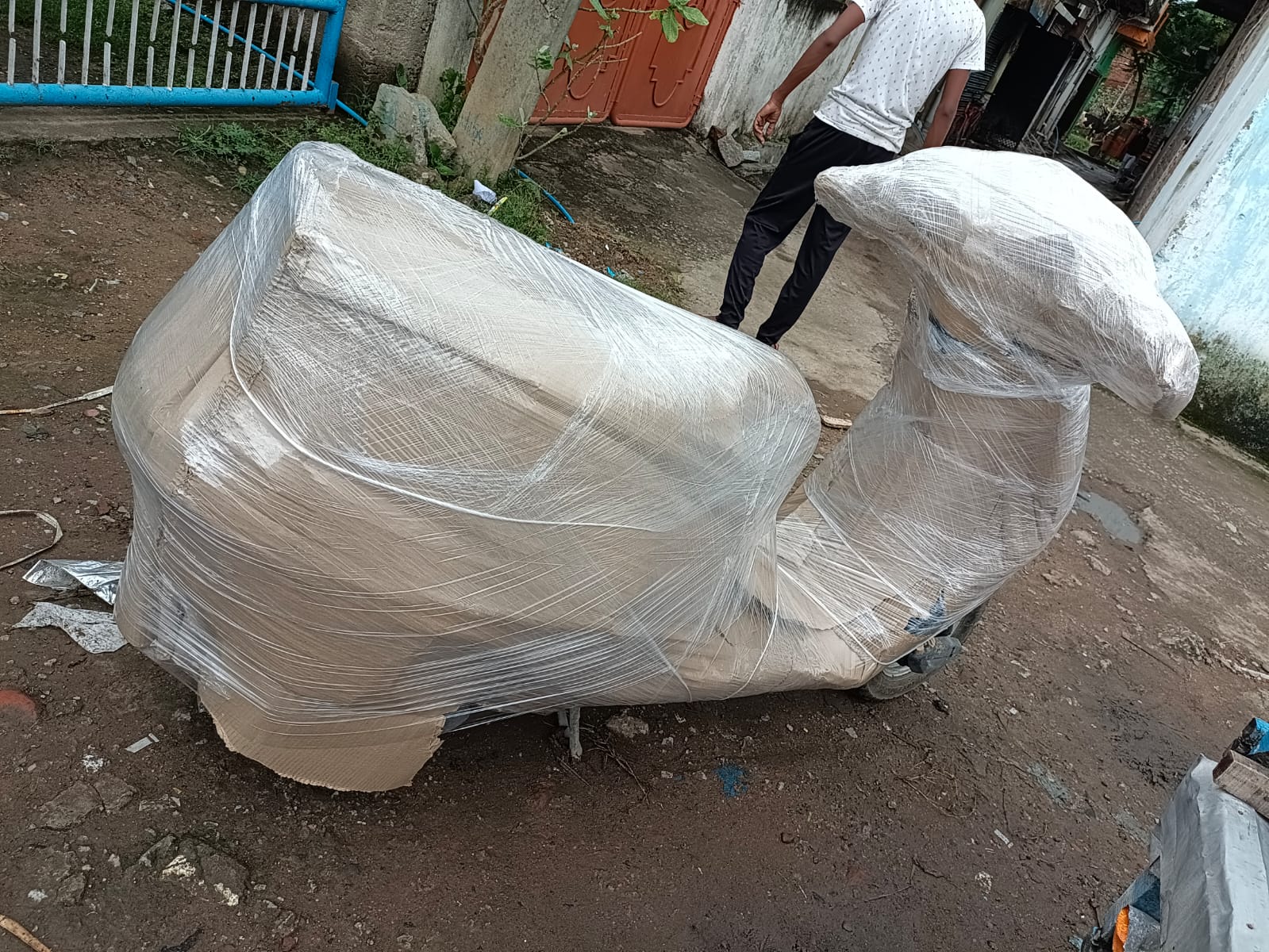 <br />
<b>Notice</b>:  Undefined variable: FetchPage in <b>/home/movingsolutions/public_html/company/home.php</b> on line <b>428</b><br />
<br />
<b>Notice</b>:  Trying to access array offset on value of type null in <b>/home/movingsolutions/public_html/company/home.php</b> on line <b>428</b><br />
 Slider