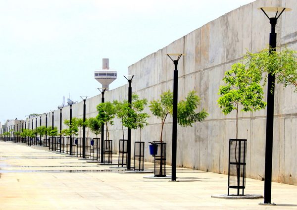 Side-Walk-at-Sabarmati-Riverfront