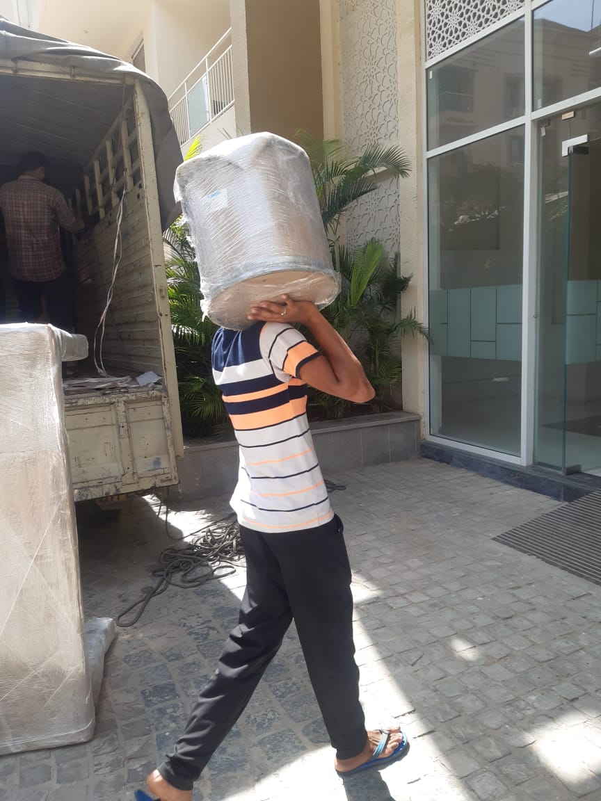 <br />
<b>Notice</b>:  Undefined variable: FetchPage in <b>/home/movingsolutions/public_html/company/home.php</b> on line <b>428</b><br />
<br />
<b>Notice</b>:  Trying to access array offset on value of type null in <b>/home/movingsolutions/public_html/company/home.php</b> on line <b>428</b><br />
 Slider