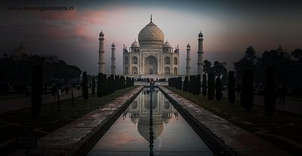 Taj-Mahal-Agra-at-Sunrise