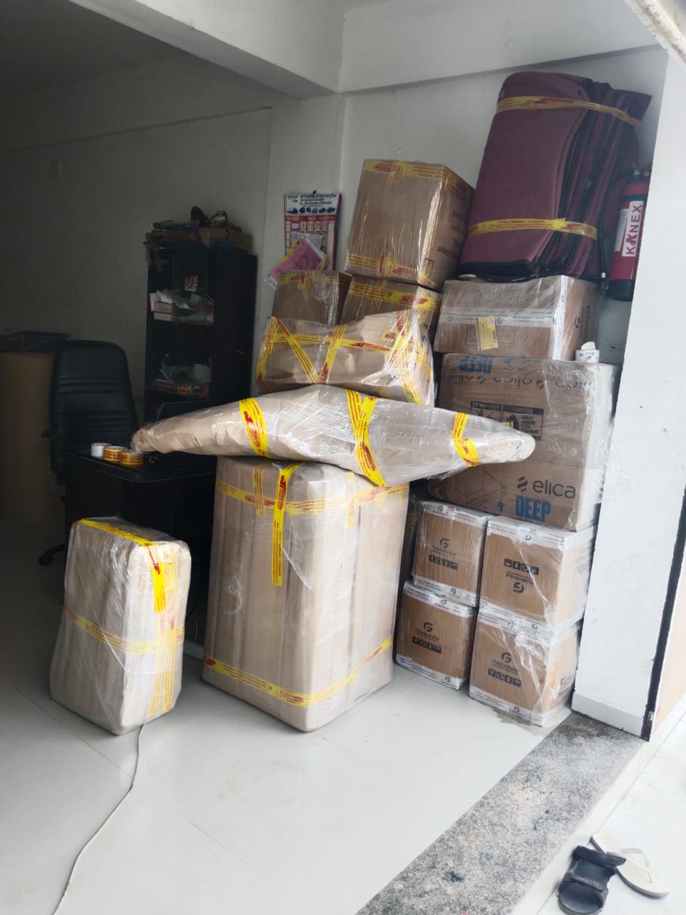 <br />
<b>Notice</b>:  Undefined variable: FetchPage in <b>/home/movingsolutions/public_html/company/home.php</b> on line <b>428</b><br />
<br />
<b>Notice</b>:  Trying to access array offset on value of type null in <b>/home/movingsolutions/public_html/company/home.php</b> on line <b>428</b><br />
 Slider