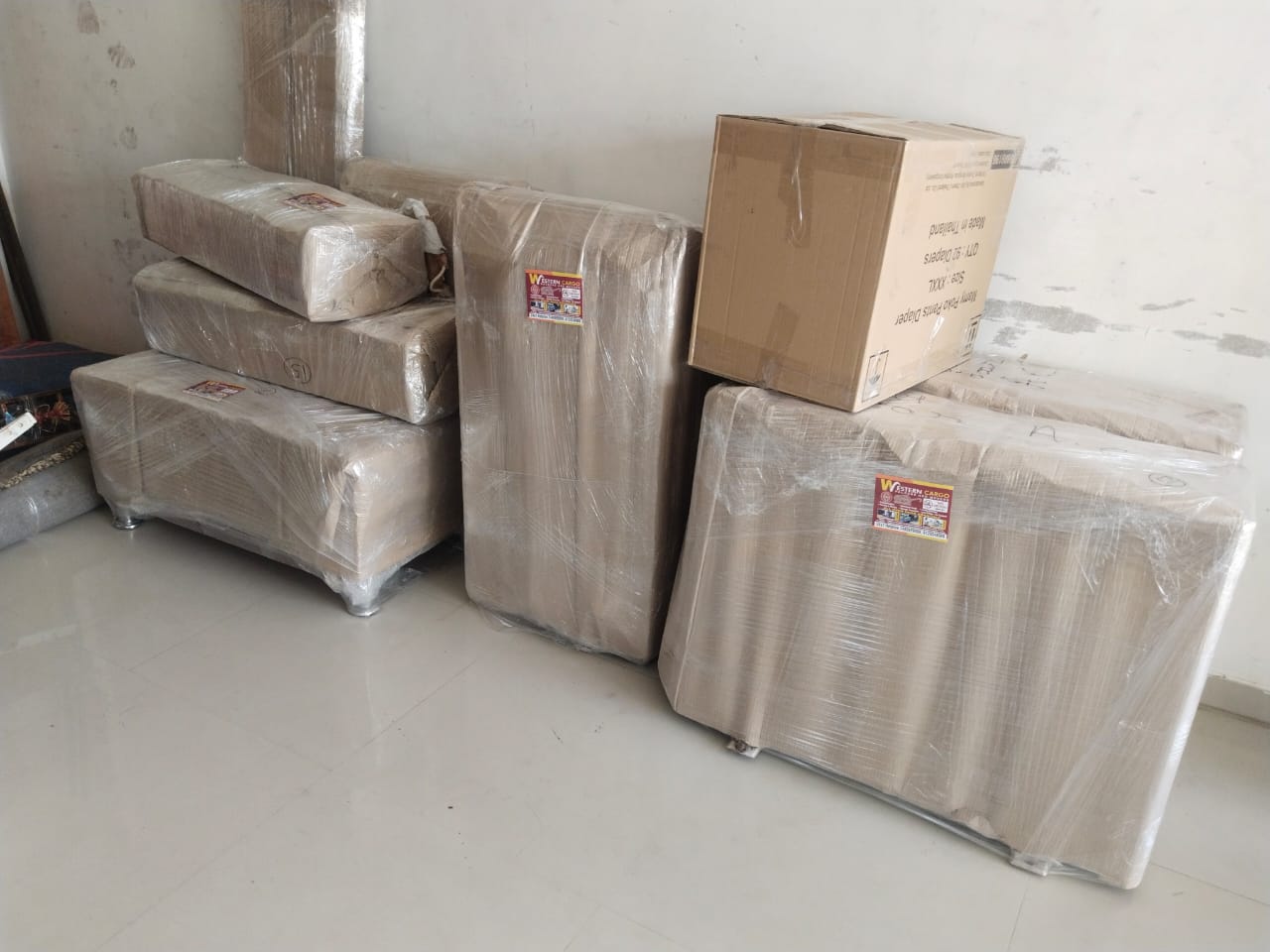 <br />
<b>Notice</b>:  Undefined variable: FetchPage in <b>/home/movingsolutions/public_html/company/home.php</b> on line <b>428</b><br />
<br />
<b>Notice</b>:  Trying to access array offset on value of type null in <b>/home/movingsolutions/public_html/company/home.php</b> on line <b>428</b><br />
 Slider