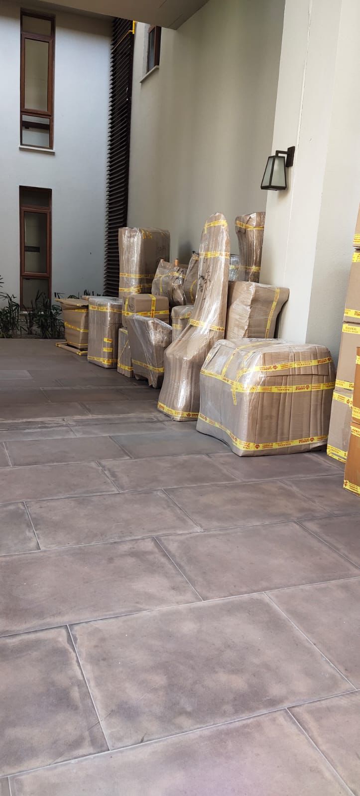 <br />
<b>Notice</b>:  Undefined variable: FetchPage in <b>/home/movingsolutions/public_html/company/home.php</b> on line <b>428</b><br />
<br />
<b>Notice</b>:  Trying to access array offset on value of type null in <b>/home/movingsolutions/public_html/company/home.php</b> on line <b>428</b><br />
 Slider