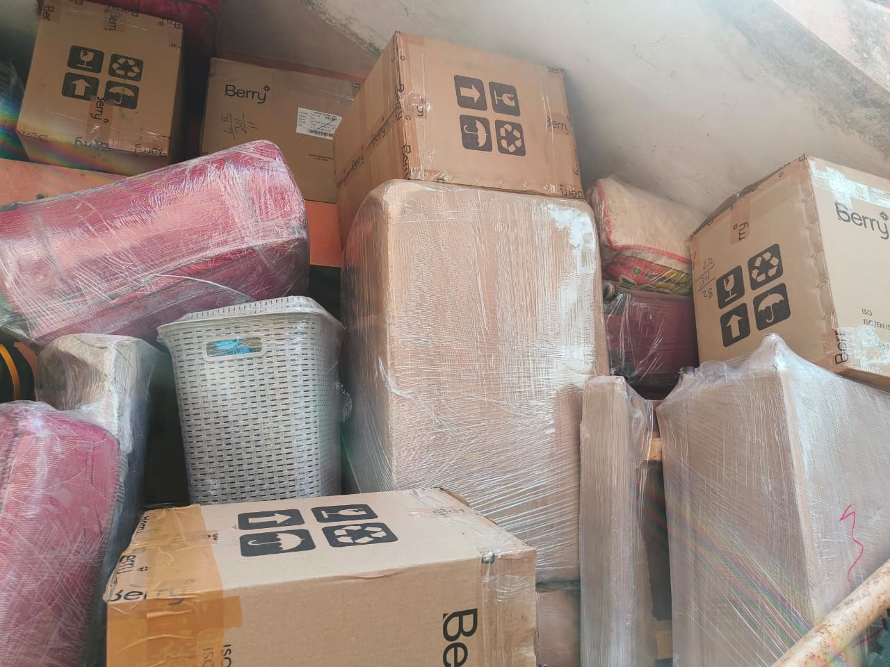 <br />
<b>Notice</b>:  Undefined variable: FetchPage in <b>/home/movingsolutions/public_html/company/home.php</b> on line <b>428</b><br />
<br />
<b>Notice</b>:  Trying to access array offset on value of type null in <b>/home/movingsolutions/public_html/company/home.php</b> on line <b>428</b><br />
 Slider