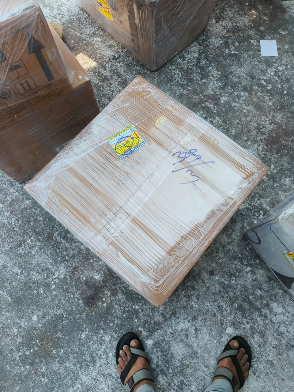 <br />
<b>Notice</b>:  Undefined variable: FetchPage in <b>/home/movingsolutions/public_html/company/home.php</b> on line <b>428</b><br />
<br />
<b>Notice</b>:  Trying to access array offset on value of type null in <b>/home/movingsolutions/public_html/company/home.php</b> on line <b>428</b><br />
 Slider